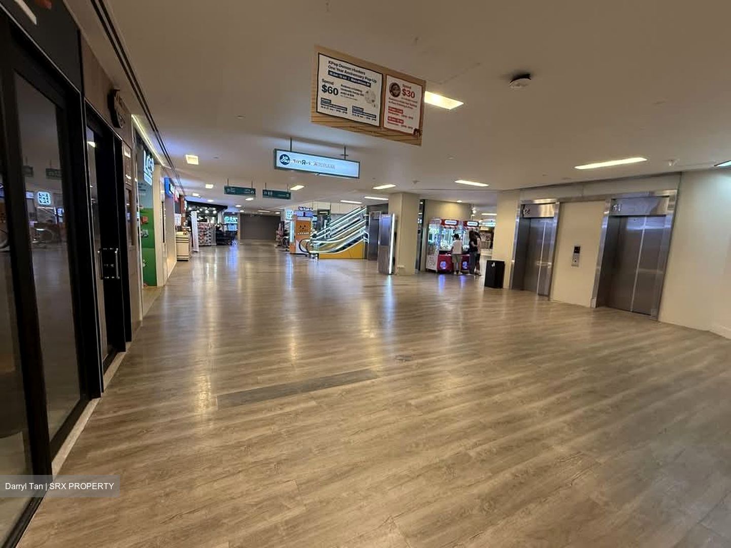 United Square (D11), Retail #581154501